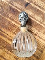 Oud parfumflesje met zilveren dop, Ophalen of Verzenden