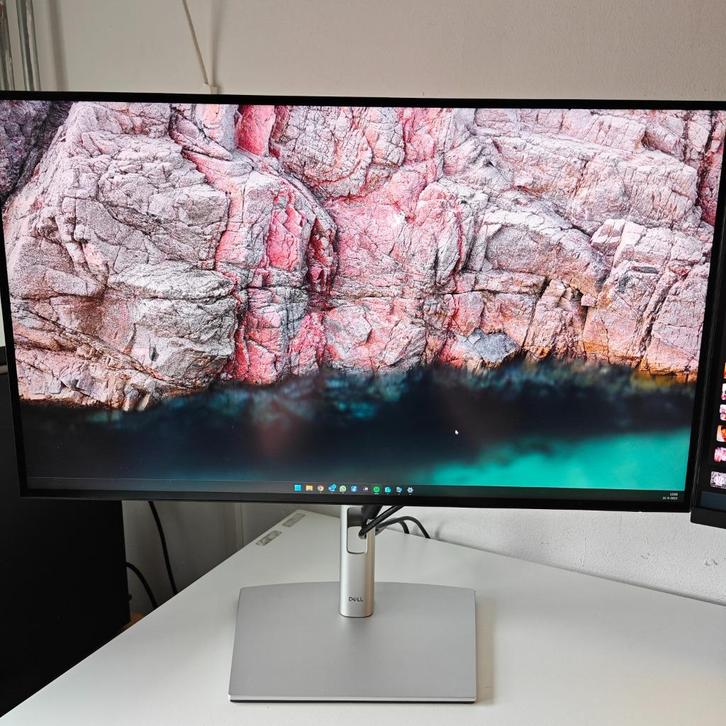 Dell UltraSharp U2723QE, Computers en Software, Monitoren, Zo goed als nieuw, 60 Hz of minder, DisplayPort, HDMI, Thunderbolt