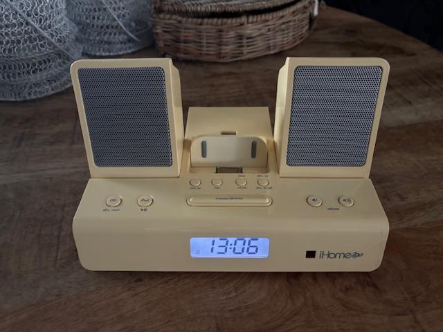 iHome dockingstation voor iPhone 3GS / iPod (30-pin), Computers en Software, Dockingstations, Ophalen of Verzenden