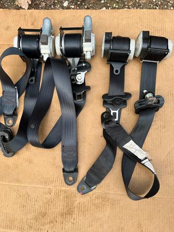 Gordels voor en achter Suzuki Alto 2009-2014 Compleet beschikbaar voor biedingen