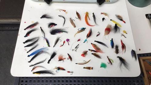 Te koop een aantal kunstvliegen voor Zalm en Forel, Watersport en Boten, Hengelsport | Vliegvissen, Gebruikt, Haak, Ophalen of Verzenden