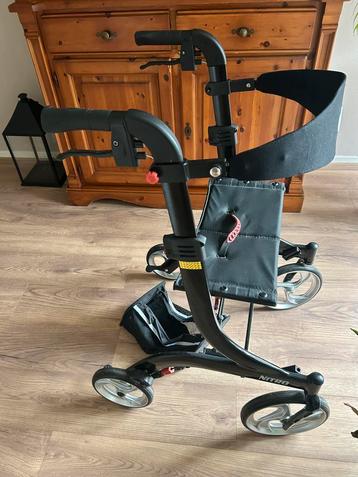 Aangeboden : Rollator NITRO in nieuwstaat beschikbaar voor biedingen