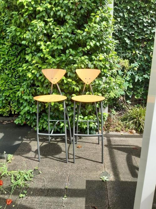 Barset 1 2  3  barkrukken  bartafel vintage memphis style, Huis en Inrichting, Barkrukken, Gebruikt, 90 cm of meer, Hout, Metaal