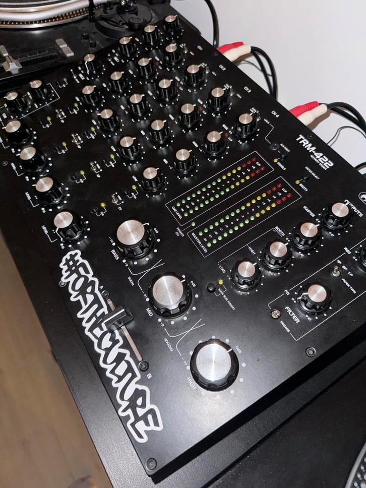Omnitronic TRM-422 Rotary Mixer - Zo goed als nieuw, Muziek en Instrumenten, Mengpanelen, Zo goed als nieuw, Minder dan 5 kanalen