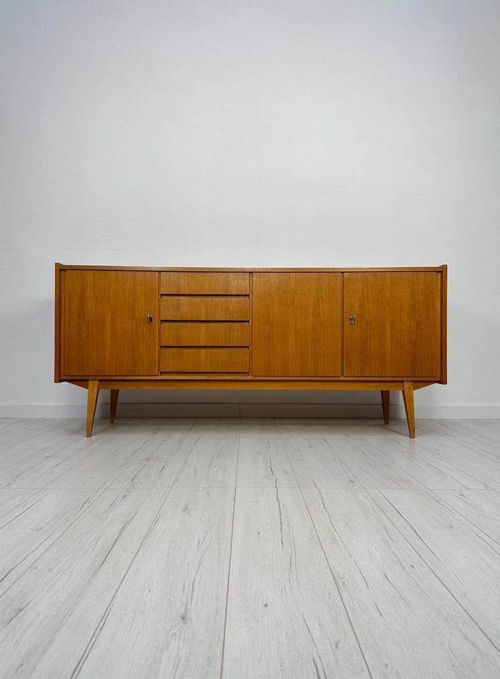 Vintage Walnoot Hout Sideboard Dressoir Retro Jaren 60, Huis en Inrichting, Kasten | Dressoirs, Zo goed als nieuw, 150 tot 200 cm