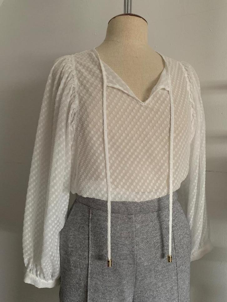 Caroline Biss blouse ton sur ton stip wit 40= 40/L, Kleding | Dames, Blouses en Tunieken, Zo goed als nieuw, Maat 38/40 (M), Wit
