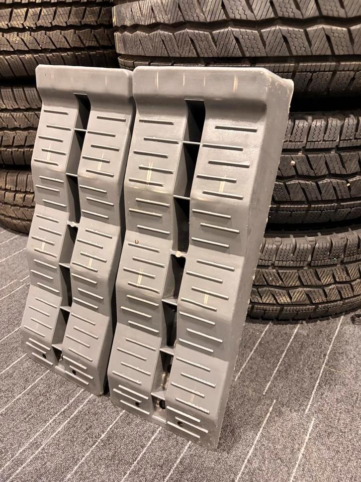 Grijze Oprijblokken Camper/Caravan - Set, Caravans en Kamperen, Camper-accessoires, Gebruikt, Ophalen of Verzenden