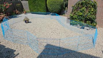 Mooie hekjes / ren voor hond of konijn. 16.8 meter lang beschikbaar voor biedingen