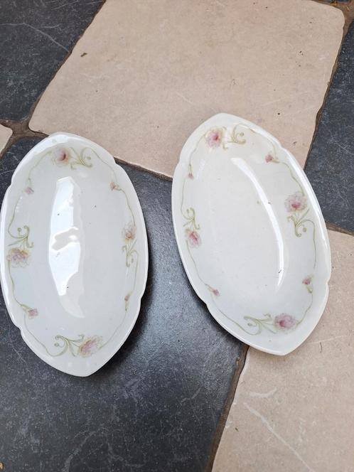 Porseleinen Schaaltjes met Bloemen, Antiek en Kunst, Antiek | Schalen, Ophalen of Verzenden