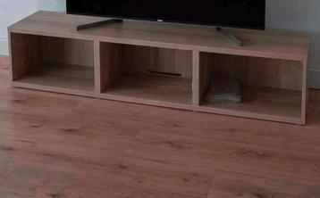  tvkast  grote kledingkast Complete bed + opbergruimte beschikbaar voor biedingen