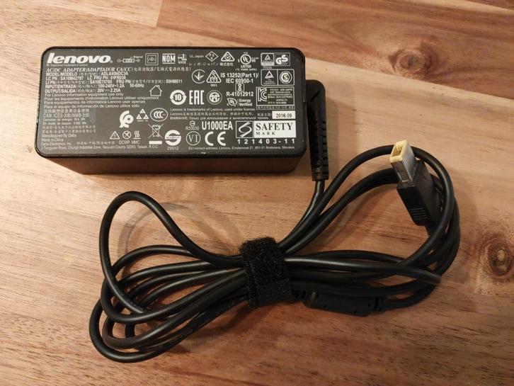 Lenovo 45W Slim Tip AC Adapter - ADLX45NDC3A - Zwart, Computers en Software, Laptop-opladers, Zo goed als nieuw, Ophalen of Verzenden