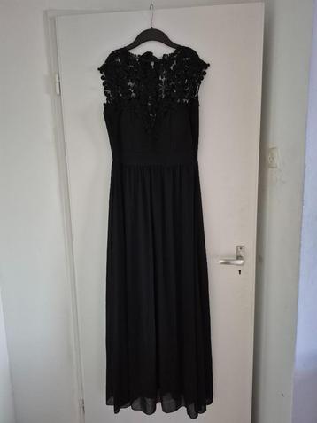 Galajurk lang zwart kant, maat M beschikbaar voor biedingen