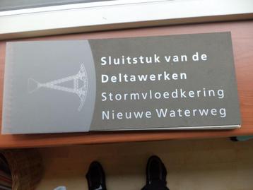 Sluitstuk Deltawerken Stormvloedkering Nieuwe Waterweg KNOOK beschikbaar voor biedingen