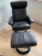 Stressless fauteuil met hocker in nieuwstaat, Huis en Inrichting, Minder dan 75 cm, Leer, Zo goed als nieuw, 50 tot 75 cm