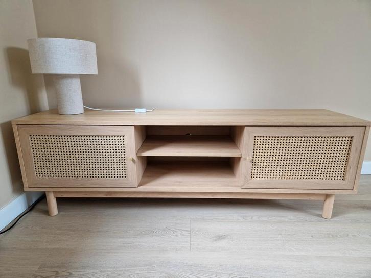 TV-meubel/dressoir eiken kleur met rotan, Huis en Inrichting, Kasten | Televisiemeubels, Zo goed als nieuw, Minder dan 100 cm