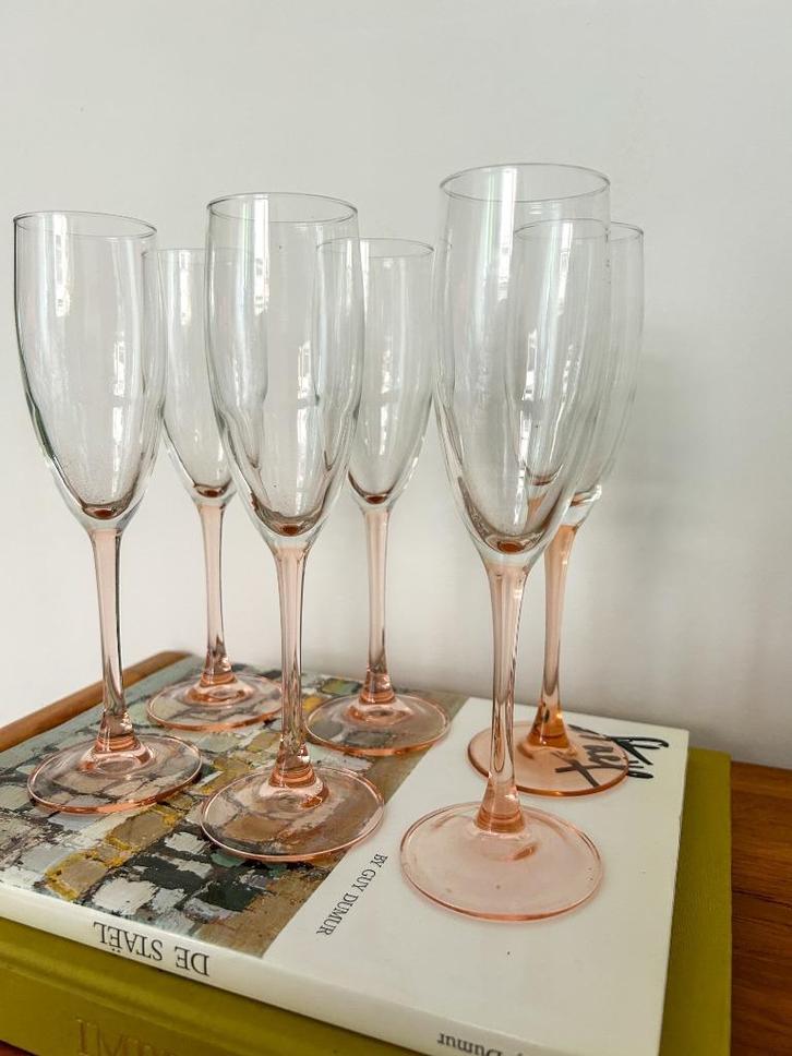 6x vintage Luminarc Franc champagne glazen roze voet, Verzamelen, Glas en Borrelglaasjes, Zo goed als nieuw, Overige typen, Ophalen of Verzenden