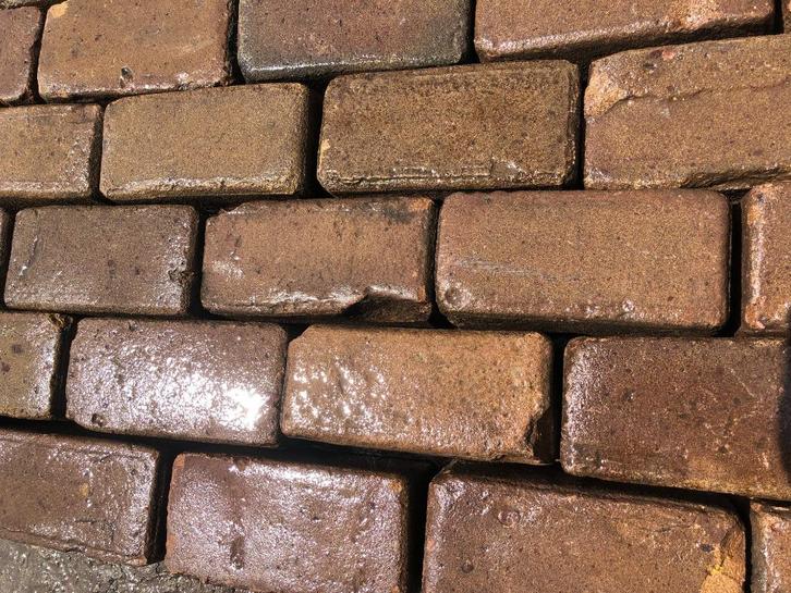 Antieke Keiformaat klinkers SBV08-L, Donkerbont, 10 duimers, Tuin en Terras, Tegels en Klinkers, Gebruikt, Klinkers, Keramiek