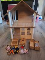 Houten Poppenhuis met Meubels en Poppen, Ophalen, Gebruikt, Poppenhuis