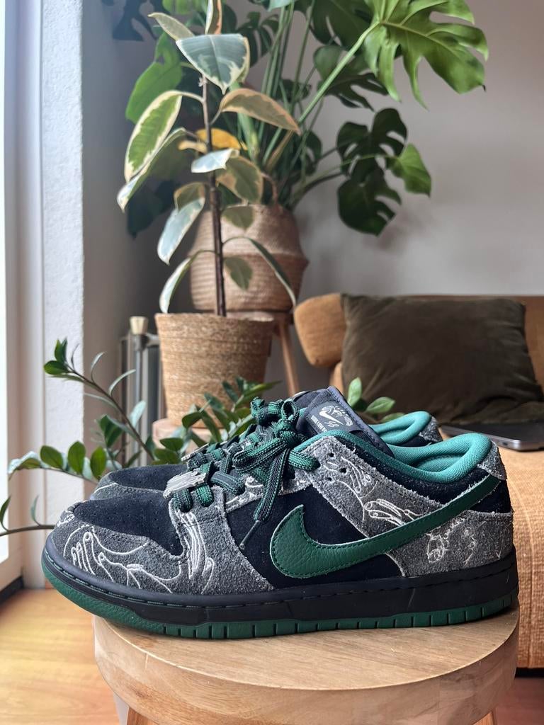 Nike SB Dunk Low “There Skateboards”, Ophalen of Verzenden, Zo goed als nieuw, Overige kleuren