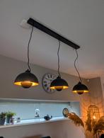 Stoere hanglamp zwart met goud, Huis en Inrichting, Lampen | Hanglampen, Ophalen, Zo goed als nieuw, Metaal, 75 cm of meer