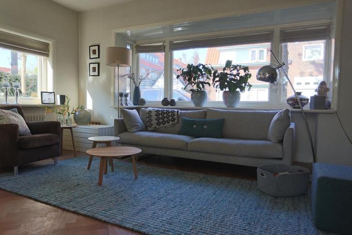 Montis Axel 4-zits bank met grijze stof, Huis en Inrichting, Banken | Bankstellen, Gebruikt, Rechte bank, Vierpersoons of meer