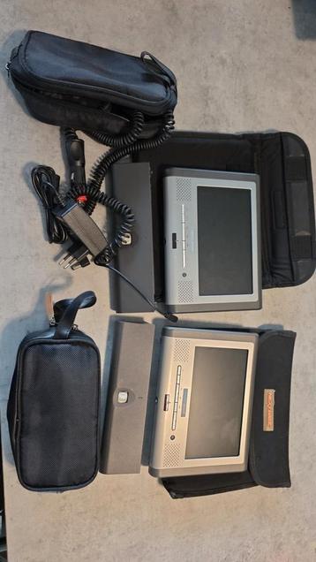 2 xDraagbare DVD spelers met losse accu. beschikbaar voor biedingen