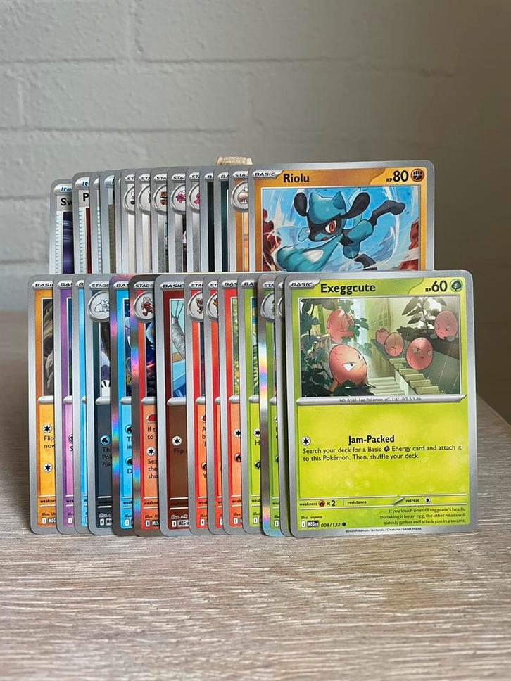 28 Pokémon kaarten Mega Evolutions bulk 7 holo/reverse, Hobby en Vrije tijd, Verzamelkaartspellen | Pokémon, Zo goed als nieuw