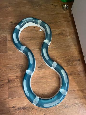 Katten speelbaan beschikbaar voor biedingen