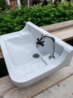 Mooie kleine wastafel Sphinx 57,5 langx 34 diep aparte kraan, Antiek en Kunst, Curiosa en Brocante, Ophalen
