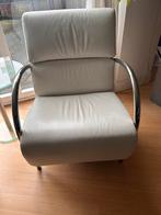 2 Witte Gispen-stijl Fauteuils met Chrome Armleuningen, Ophalen, Gebruikt, Minder dan 75 cm, Leer
