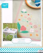 Cado opruiming lief borduurpakket dekservet, pink flowers, Ophalen of Verzenden, Nieuw, Handborduren, Borduurpakket