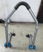 Paddock stand voor onderhoud motor, Motoren, Ophalen