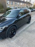 Vw tiguan R Line hybride black on black 2023, Auto's, 1800 kg, 4 cilinders, 245 pk, SUV of Terreinwagen