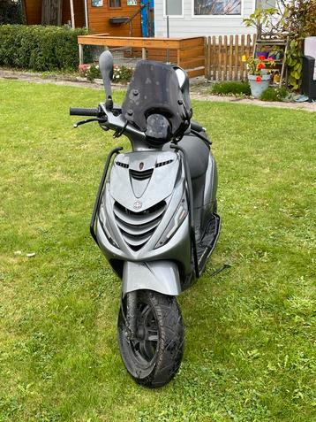 Piaggio Zip 50cc 4T - Smoked beschikbaar voor biedingen