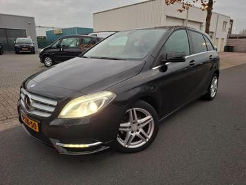 Mercedes-Benz B-klasse 180 Ambition CLIMA/CRUISE/NAVI/LEDER! beschikbaar voor biedingen