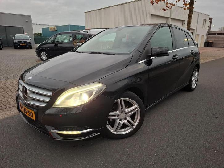 Mercedes-Benz B-klasse 180 Ambition CLIMA/CRUISE/NAVI/LEDER!, Auto's, Mercedes-Benz, Bedrijf, Te koop, B-Klasse, ABS, Airbags