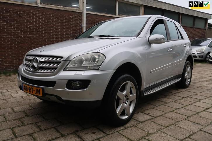 Mercedes-Benz M-klasse 350, Auto's, Mercedes-Benz, Bedrijf, Te koop, M-Klasse, 4x4, ABS, Airbags, Airconditioning, Alarm, Boordcomputer