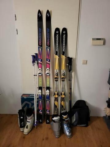 2 paar ski's en 2 paar skischoenen. Per paar 50 euro. beschikbaar voor biedingen