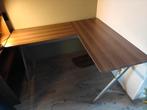 Mooi hoekbureau met walnoot fineer! Incl. Kabelgoot, Ophalen, Gebruikt, Bureau
