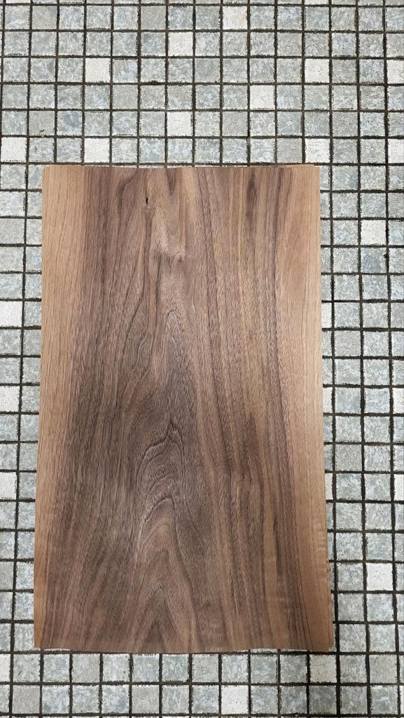 Restantboekje met Amerikaans-noten fineer;ca.43,5x25,5cm. 24, Hobby en Vrije tijd, Overige Hobby en Vrije tijd, Nieuw, Ophalen of Verzenden