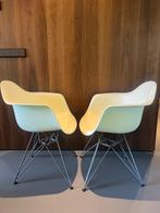 Vitra Eames DAR gepoedercoat onderstel wit, Huis en Inrichting, Stoelen, Ophalen, Kunststof, Twee, Wit