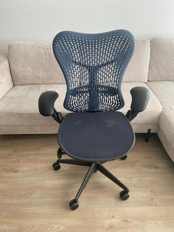 Herman Miller Mirra bureaustoel | maat B beschikbaar voor biedingen