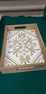 Dienblad / plateau van hout met handgrepen en decoratie, Huis en Inrichting, Woonaccessoires | Dienbladen, Ophalen of Verzenden