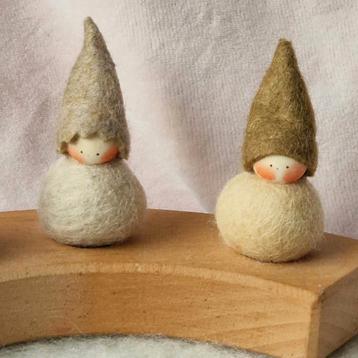 Waldorf Vrije School Seizoenstafel jaarring steker kabouter  beschikbaar voor biedingen