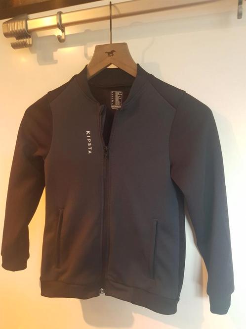 Trainings jas zwart 116 Kipsta Decathlon, Kinderen en Baby's, Kinderkleding | Maat 116, Zo goed als nieuw, Jongen of Meisje, Jas
