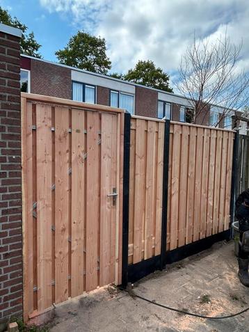 21 planks schutting icm beton palen beschikbaar voor biedingen