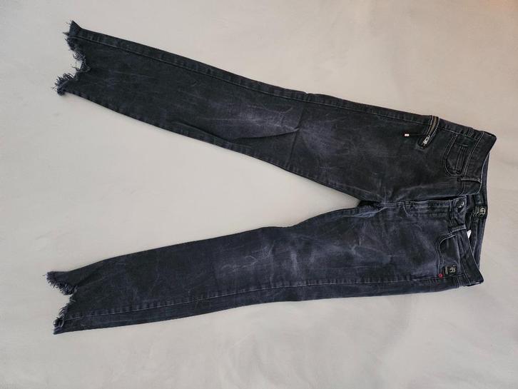Model Sophia jeans size 30, Kleding | Dames, Spijkerbroeken en Jeans, Zo goed als nieuw, W28 - W29 (confectie 36), Grijs, Verzenden