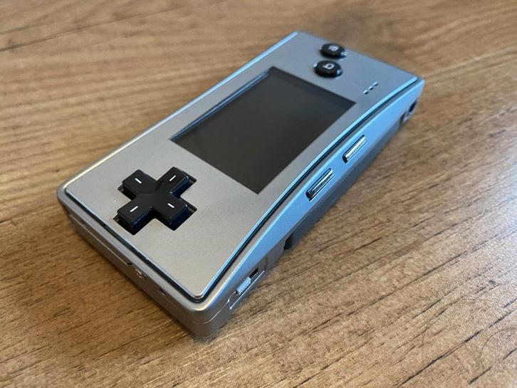 Nintendo Game Boy Micro — Zilver in nieuwstaat, Spelcomputers en Games, Spelcomputers | Nintendo Game Boy, Zo goed als nieuw, Game Boy Micro