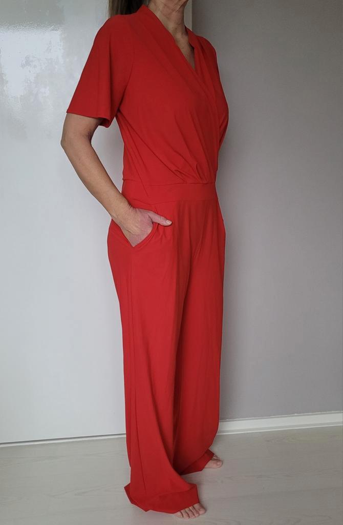 Studio Anneloes Grazia jumpsuit L Rood Travelstof, Kleding | Dames, Jumpsuits, Zo goed als nieuw, Maat 42/44 (L), Rood, Ophalen of Verzenden