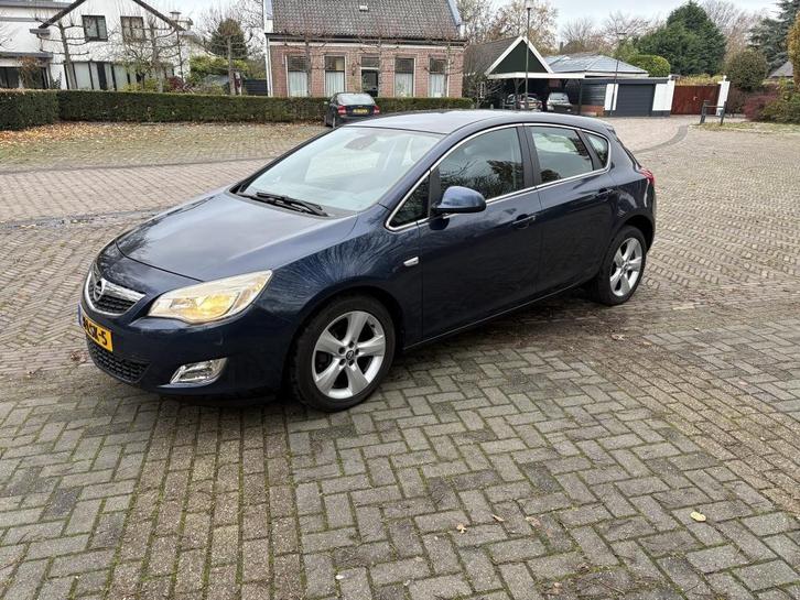 Opel Astra 1.6 Edition HB AUTOMAAT, Auto's, Opel, Bedrijf, Astra, ABS, Airbags, Airconditioning, Cruise Control, Elektrische buitenspiegels